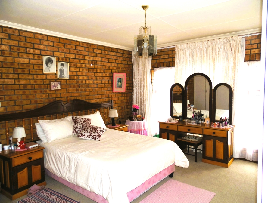 9 Bedroom Property for Sale in East Bank Eastern Cape